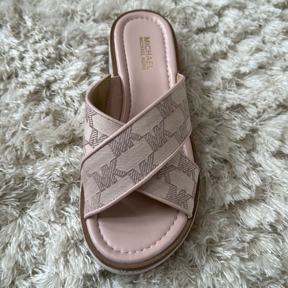 Michael Kors Women's Pink Slide Sandals-new✨ - Picture 2 of 7